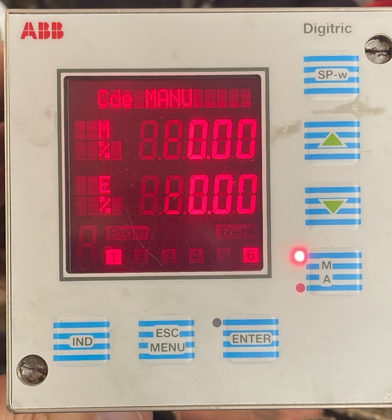 ABB DIGITRIC 100 CONTROLLER 90-240VAC